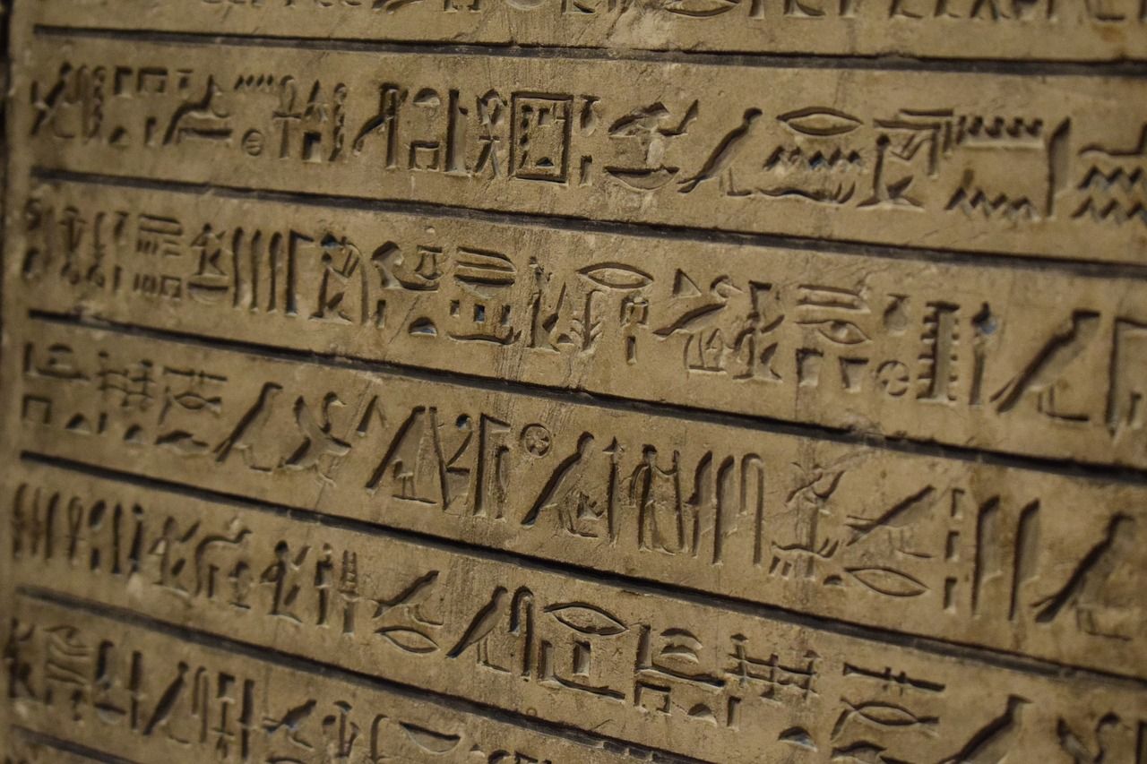 hieroglyphic-3839141_1280.jpg
