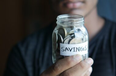 Aprende a ahorrar de manera efectiva y alcanza tus metas financieras 💰